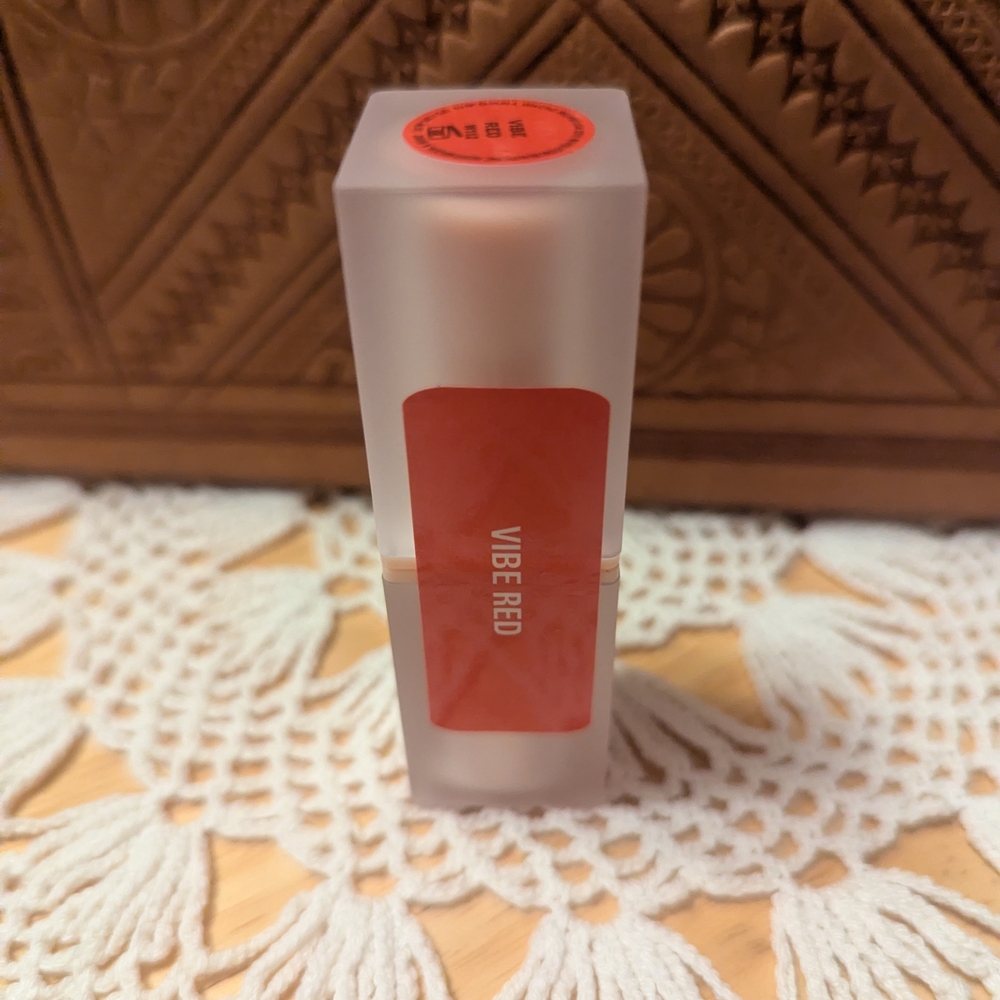 Vibe Red Lipstick